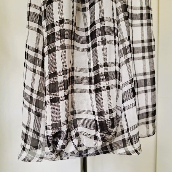 Lane Bryant Plaid Top Long Sleeve Size 14 Tie Neckline Great Condition - Picture 11 of 12